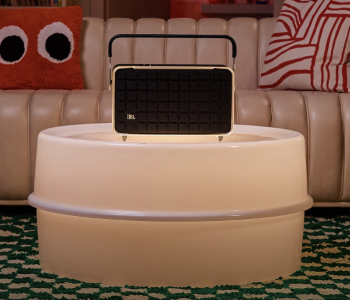 JBL Authentics 300